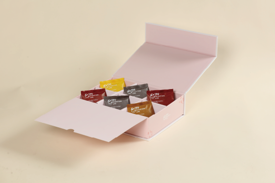 the display effect of Magnetic Book-Shaped Rigid Box inside