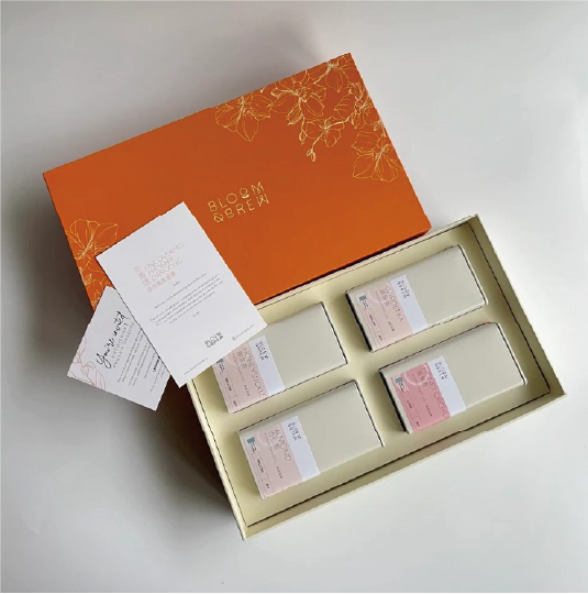 sleeved rigib box display and its inside design