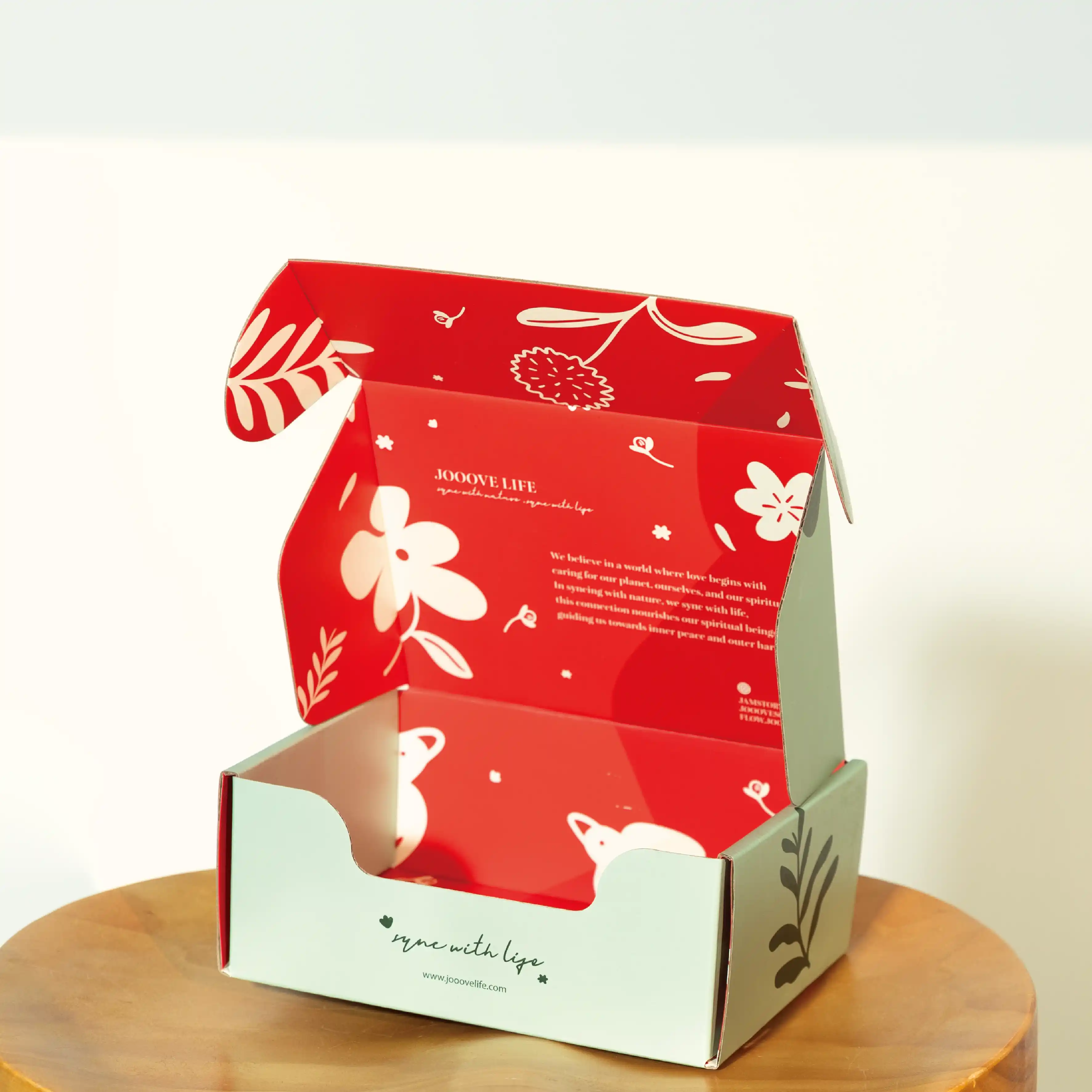 彩色郵寄盒設計及內部包裝風格