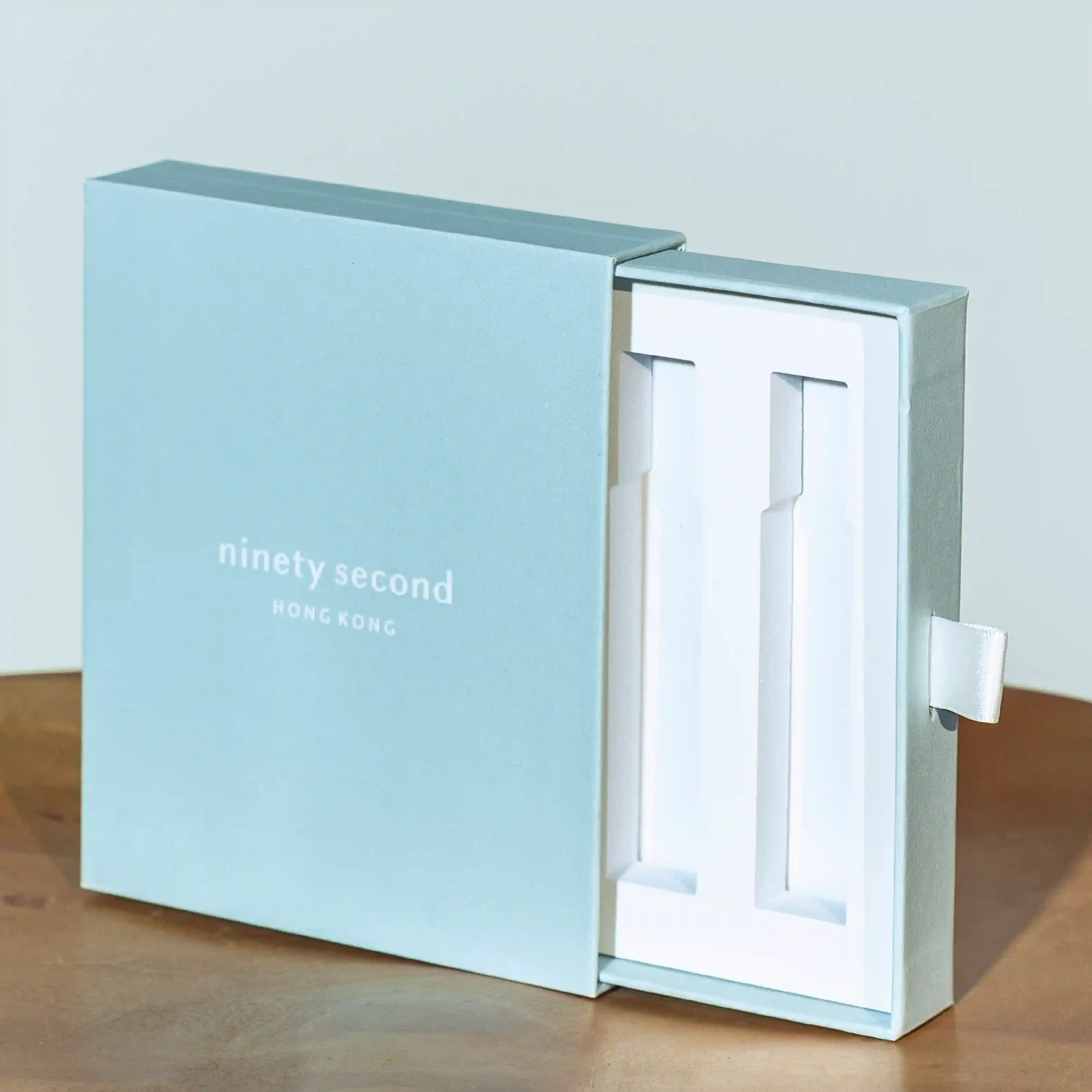 抽屜硬盒及內部展示