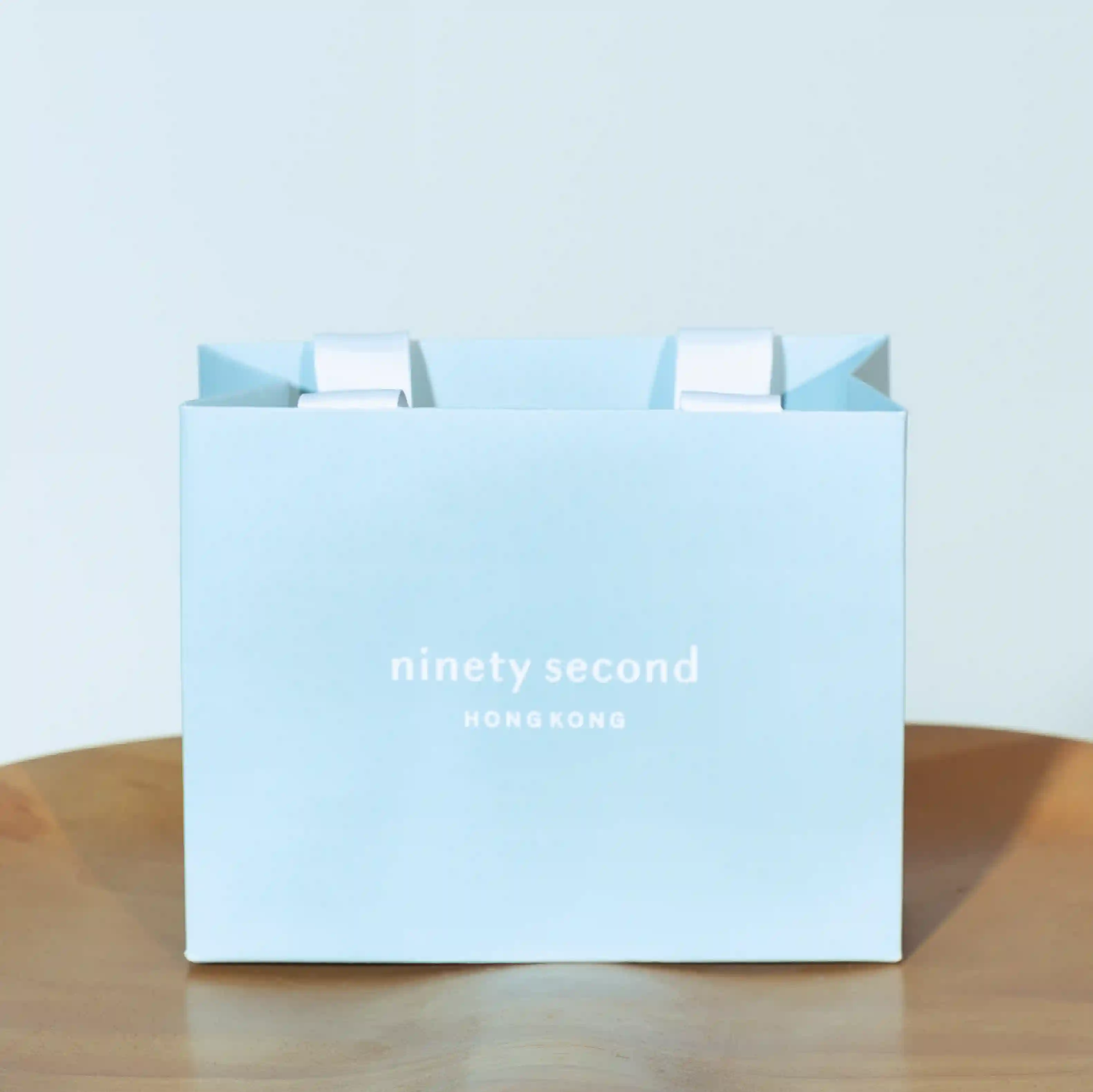 絲帶手挽紙袋設計