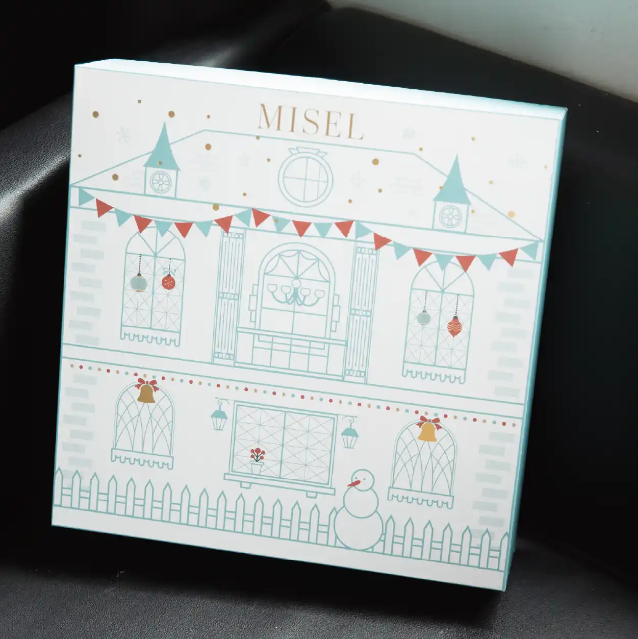 Misel訂製的聖誕禮盒設計元素的磁石書型硬盒