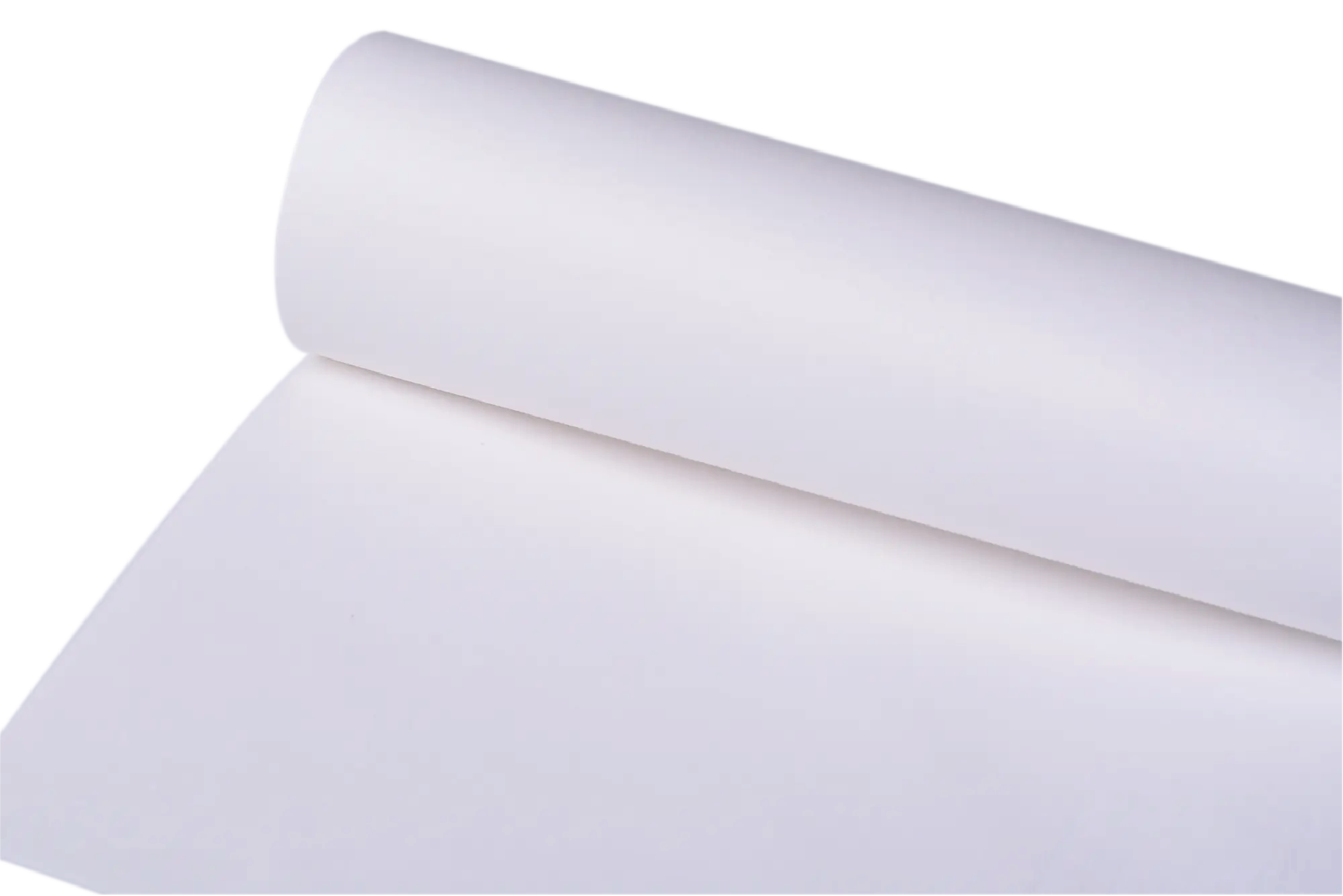 A curled piece of white kraft paper on a dark background. The paper is strong and retains the tear-resistant properties of kraft paper made from wood fibre. The white kraft paper is still recyclable, which helps to reduce the environmental impact.